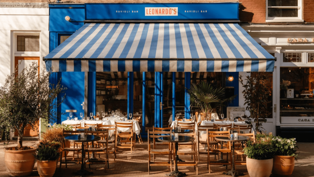 Leonardo’s Ravioli Bar in Amsterdam-De Pijp met modern terras en professionele horeca airco-installatie uitgevoerd door Grijzeboom Installatie & Onderhoud